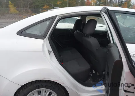 2014 Ford Fiesta S z USA, uszkodzony, nr VIN 3FADP4AJ8EM114320